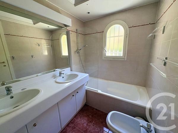 Appartement F3 à vendre  3 pièces - 99 m 2   MANDELIEU LA NAPOULE  - 06