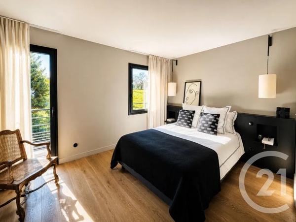 Maison à vendre  3 pièces - 85,32 m 2   ST TROPEZ  - 83