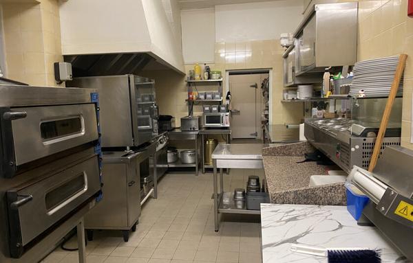 BAR-RESTAURANT-PIZZERIA ST-FORTUNAT-SUR EYRIEUX (07)