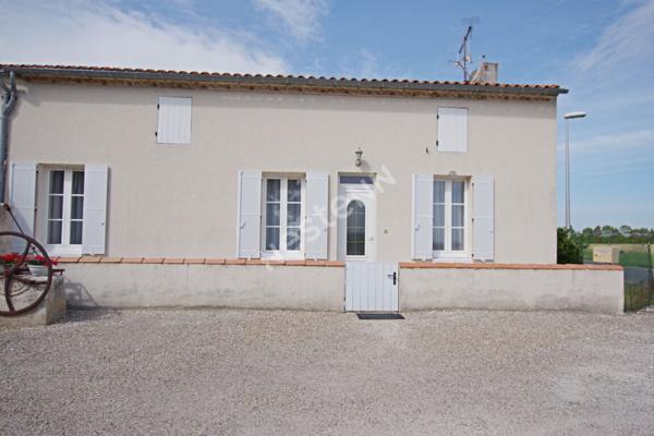 Propriété à vendre à proximité de Médis sur 7800 m² face à la campagne et à 15 mn de ROYAN.