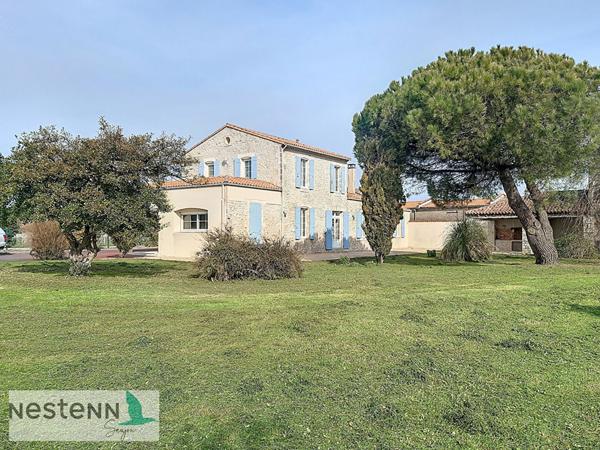 Propriété à vendre à proximité de Médis sur 7800 m² face à la campagne et à 15 mn de ROYAN.