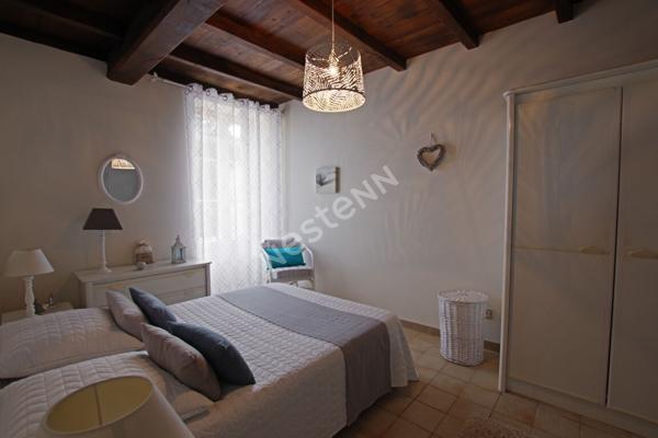 Propriété à vendre à proximité de Médis sur 7800 m² face à la campagne et à 15 mn de ROYAN.