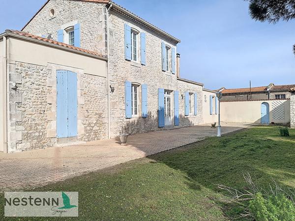 Propriété à vendre à proximité de Médis sur 7800 m² face à la campagne et à 15 mn de ROYAN.