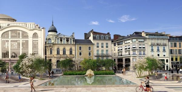 Au cœur de la ville, profitez d'une vue exceptionnelle sur la place Clémenceau et les Pyrénées