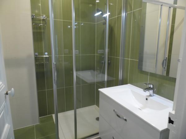 chambre dans COLOCATION  meublée - Cannes La Bocca