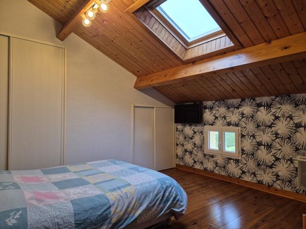 Tocane-Saint-Apre (24350) Dordogne, Périgueux, Tocane, maison rénovée 90m², deux chambres, un bureau, terrain plat