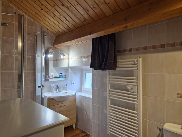 Tocane-Saint-Apre (24350) Dordogne, Périgueux, Tocane, maison rénovée 90m², deux chambres, un bureau, terrain plat