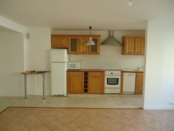 Grand 2P vide avec deux balcons