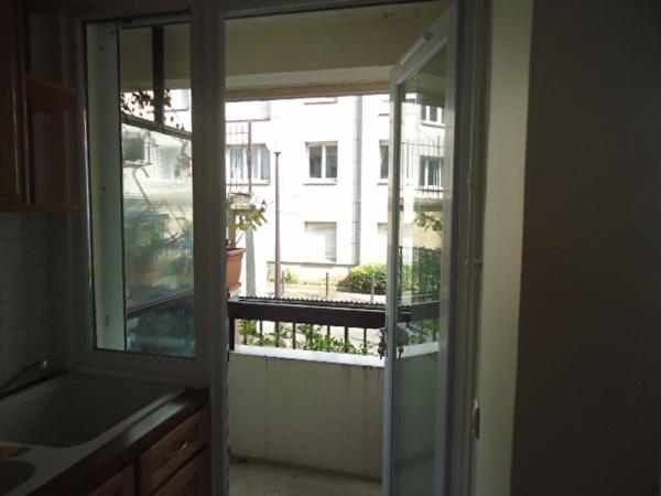 Grand 2P vide avec deux balcons