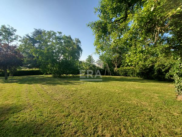 A VENDRE Terrain les-Granges-le-Roi 853 m2