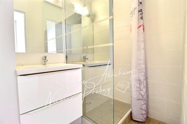 Bel appartement  2 pièces, cave et parking à PITHIVIERS