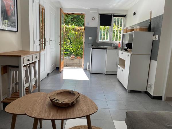 Maison au calme avec potentiel locatif  dans un écrin de verdure