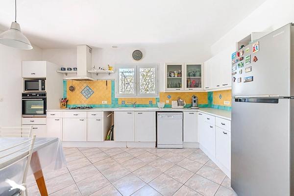 Maison à vendre 448 500 € Artigues-près-Bordeaux 6 p 180 m² DPE C