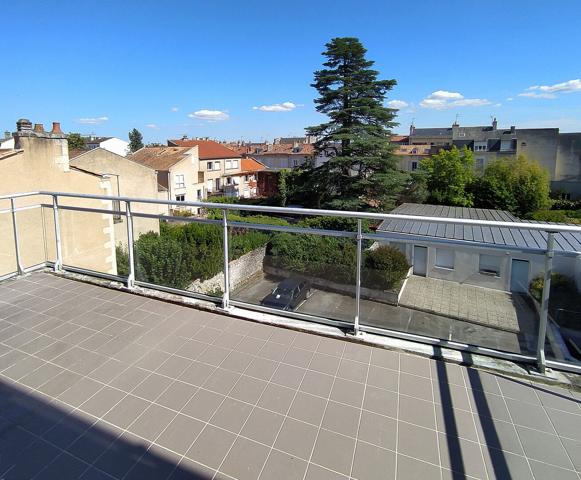Type 2 de 38 m² avec terrasse et garage rue Carnot