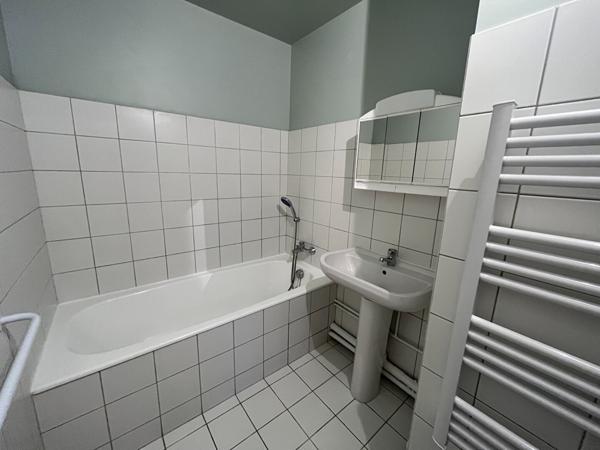 Type 2 de 38 m² avec terrasse et garage rue Carnot