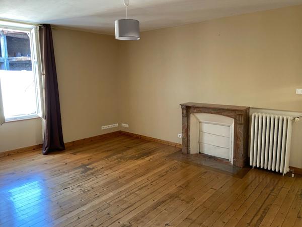 LUCON COEUR DE VILLE BEL APPARTEMENT PLAIN PIED 50M²/1 CHAMBRE AVEC PATIO ET GARAGE CHARGES COMPRISES
