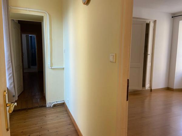 LUCON COEUR DE VILLE BEL APPARTEMENT PLAIN PIED 50M²/1 CHAMBRE AVEC PATIO ET GARAGE CHARGES COMPRISES
