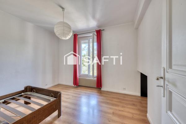 Belle maison familiale de 240 m² avec jardin, terrasses et dépendances