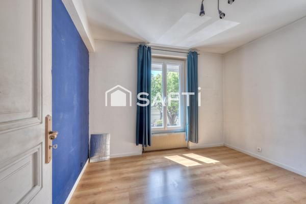 Belle maison familiale de 240 m² avec jardin, terrasses et dépendances