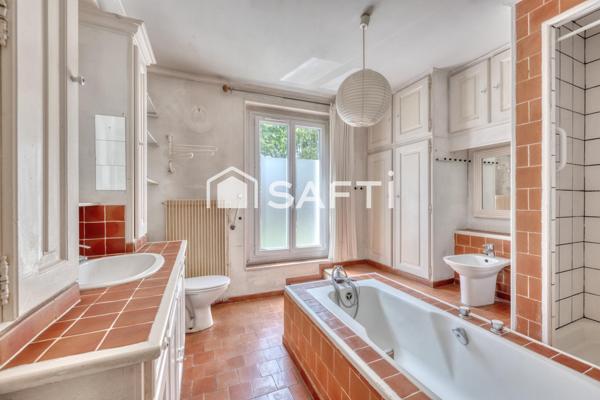 Belle maison familiale de 240 m² avec jardin, terrasses et dépendances