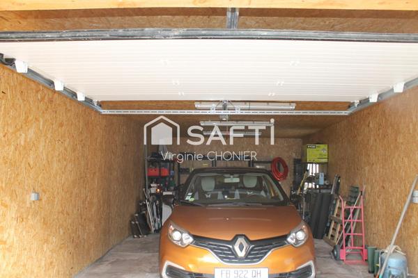 Maison entièrement rénovée de 153m2 avec garage double.