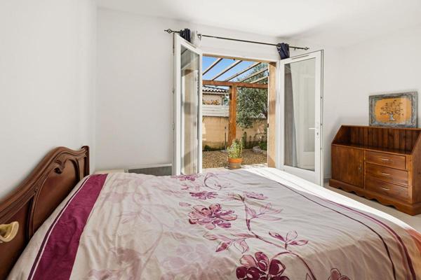 En exclusivité Villa comprenant T4 + T2 + Studio et piscine à vendre à Cogolin