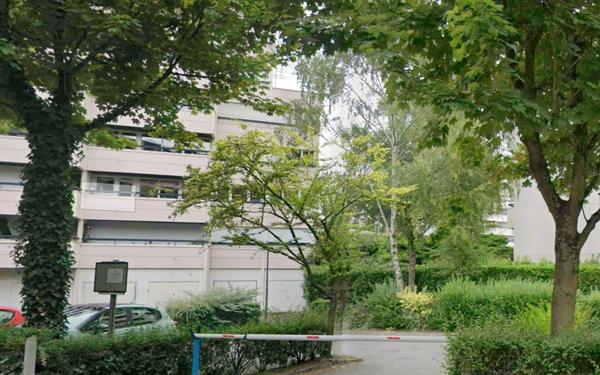 Stationnement à louer    10 m2 La Madeleine