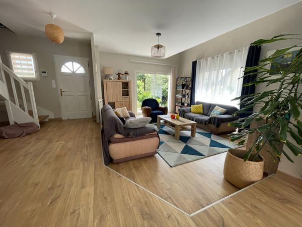 Maison à vendre à Ploeren vie de plain pied 4 chambres jardin 1300 m² environ sans vis-à-vis