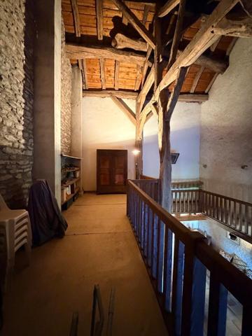 Ancienne ferme Jurassienne au calme