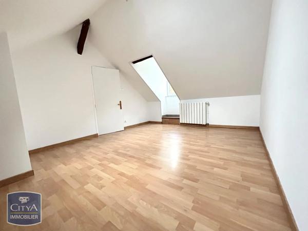 Maison à louer 3 pièces 90m² Vierzon (18100)