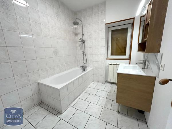 Maison à louer 3 pièces 90m² Vierzon (18100)