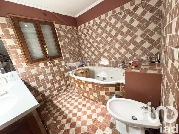 Demeure 8 pièces de 190 m² à Drancy (93700)