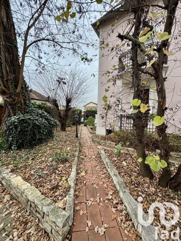 Demeure 8 pièces de 190 m² à Drancy (93700)