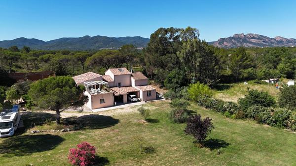 Maison lumineuse avec 2 appartements indépendants – Puget-sur-Argens