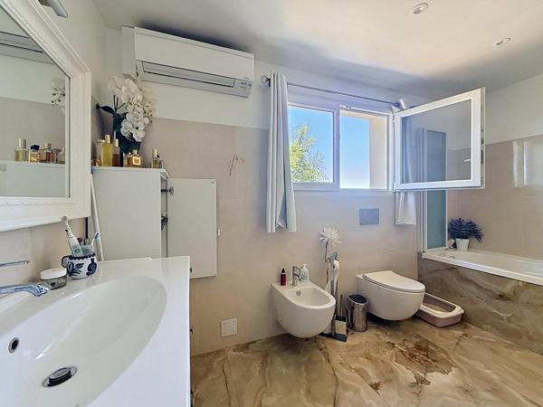 Maison lumineuse avec 2 appartements indépendants – Puget-sur-Argens