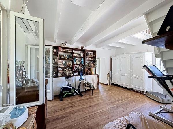 Maison lumineuse avec 2 appartements indépendants – Puget-sur-Argens