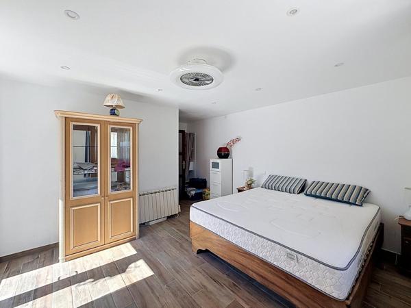 Maison lumineuse avec 2 appartements indépendants – Puget-sur-Argens