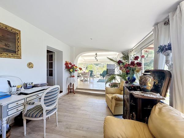Maison lumineuse avec 2 appartements indépendants – Puget-sur-Argens