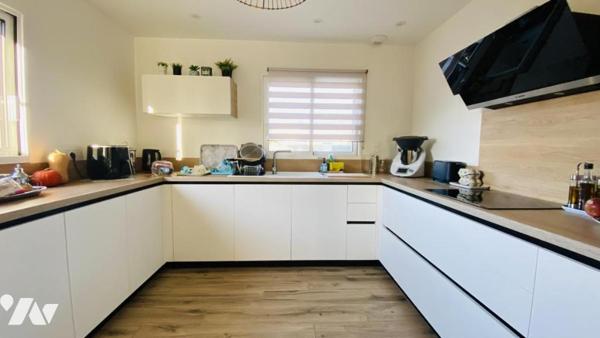 Élégance et modernité – Maison 2023 de 159 m² avec suite parentale et volumes généreux