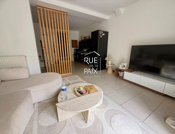 86530 NAINTRE Charmante maison avec cour à Naintré