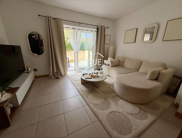 86530 NAINTRE Charmante maison avec cour à Naintré