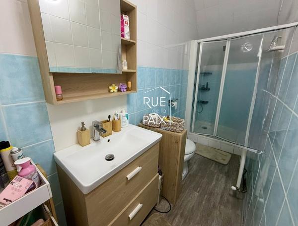 86530 NAINTRE Charmante maison avec cour à Naintré