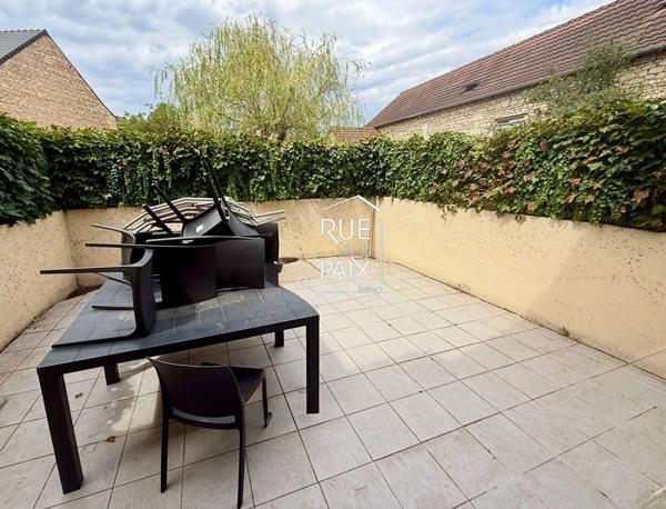 86530 NAINTRE Charmante maison avec cour à Naintré