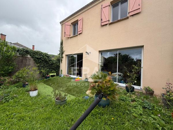 A louer, agréable MAISON T.5 avec jardinet & 2 parkings, proche Hopital Francheville - quartier Vésone à Périgueux