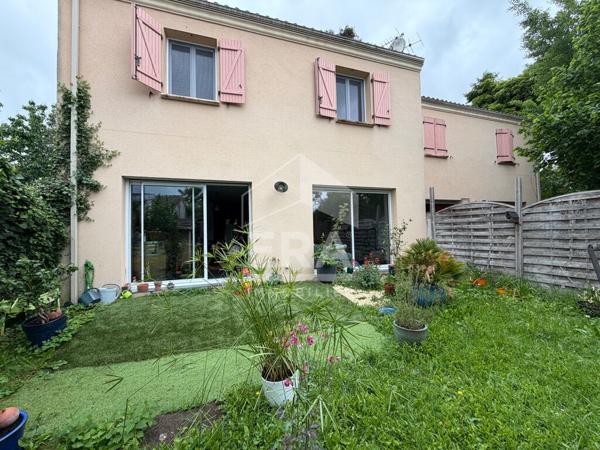 A louer, agréable MAISON T.5 avec jardinet & 2 parkings, proche Hopital Francheville - quartier Vésone à Périgueux