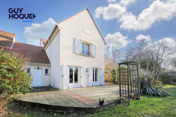 Magnifique maison spacieuse à vendre à Lieusaint - 5 chambres, jardin et garage