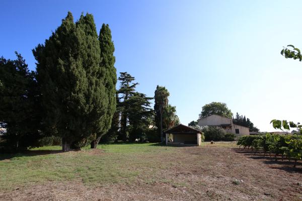 Saint-Aunès (34130) OPPORTUNITE, Mas de 1200m2 env, sur 3 ha à 15 mn des plages