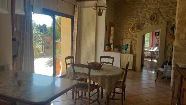 Saint-Aunès (34130) OPPORTUNITE, Mas de 1200m2 env, sur 3 ha à 15 mn des plages