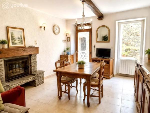 Maison de village avec 2 appartements –Petite Vue mer et montagne