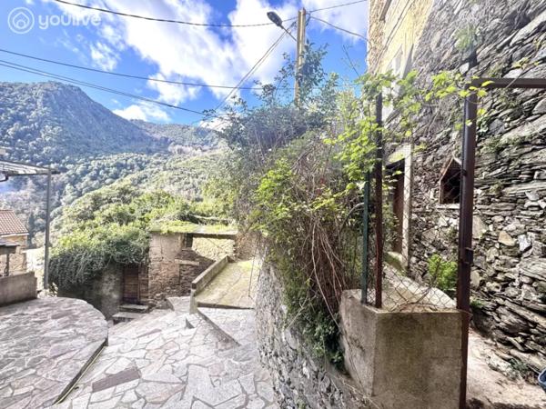 Maison de village avec 2 appartements –Petite Vue mer et montagne